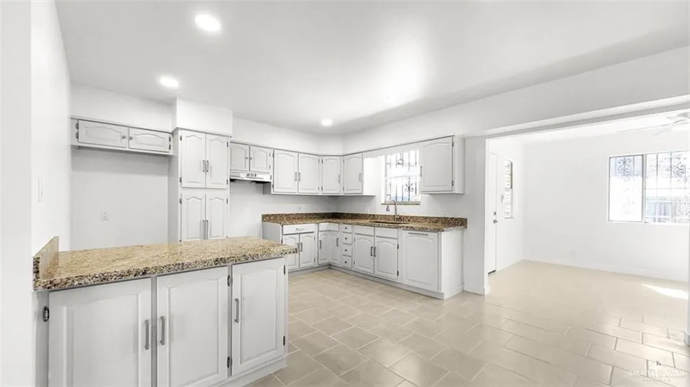 206 E Dunkin Circle Harlingen, TX 78550