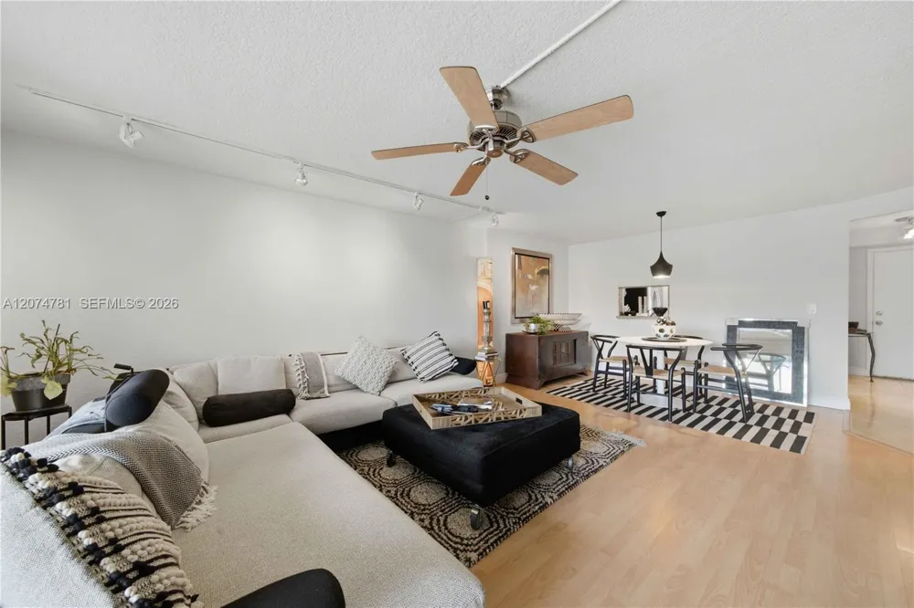 441 SE 3rd St #207 Dania Beach, FL 33004