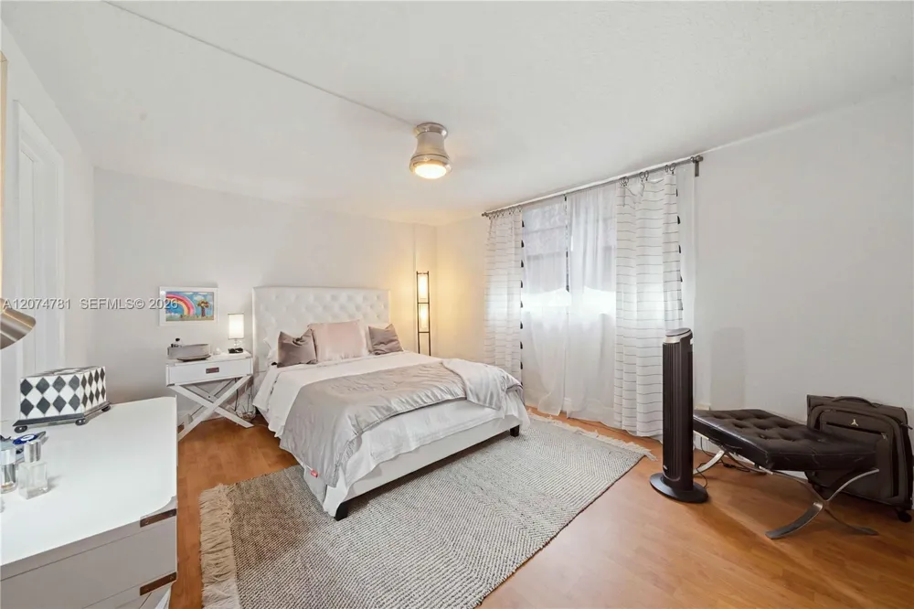 441 SE 3rd St #207 Dania Beach, FL 33004