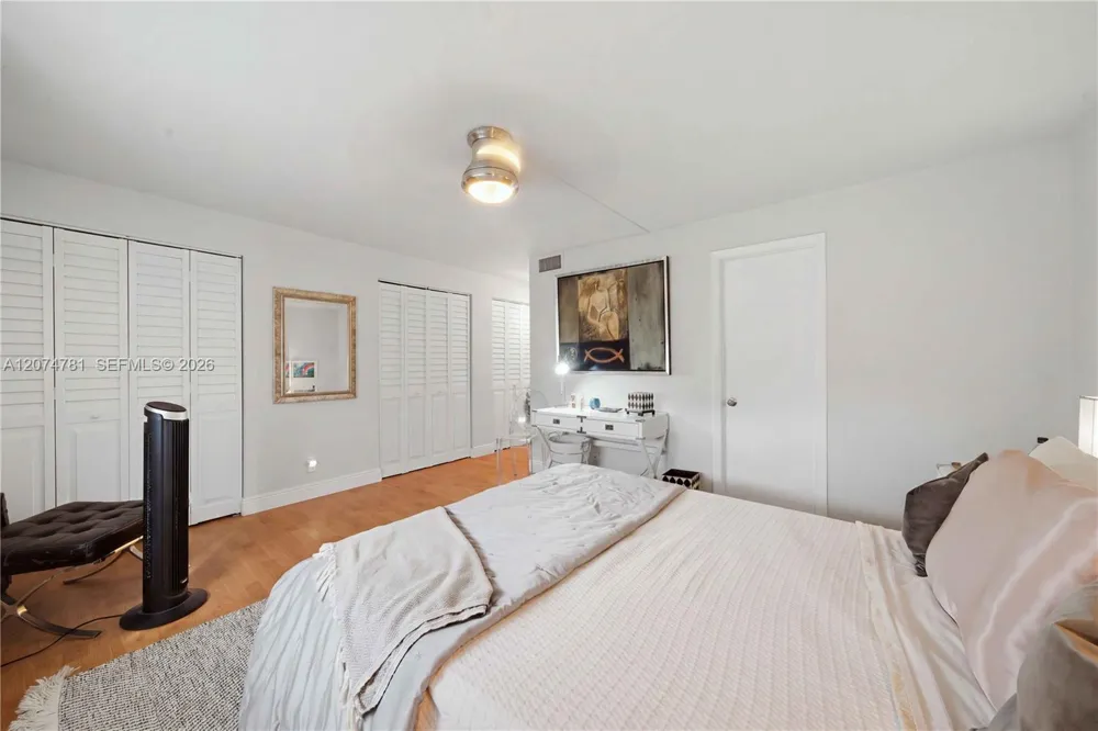 441 SE 3rd St #207 Dania Beach, FL 33004
