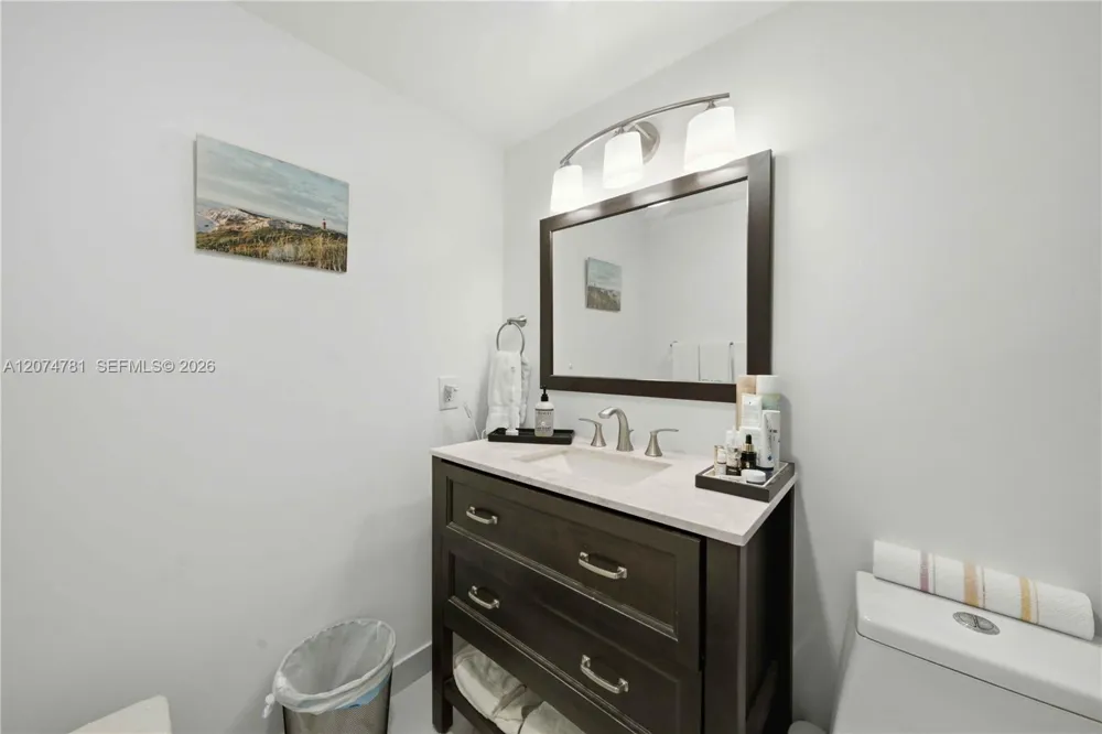 441 SE 3rd St #207 Dania Beach, FL 33004