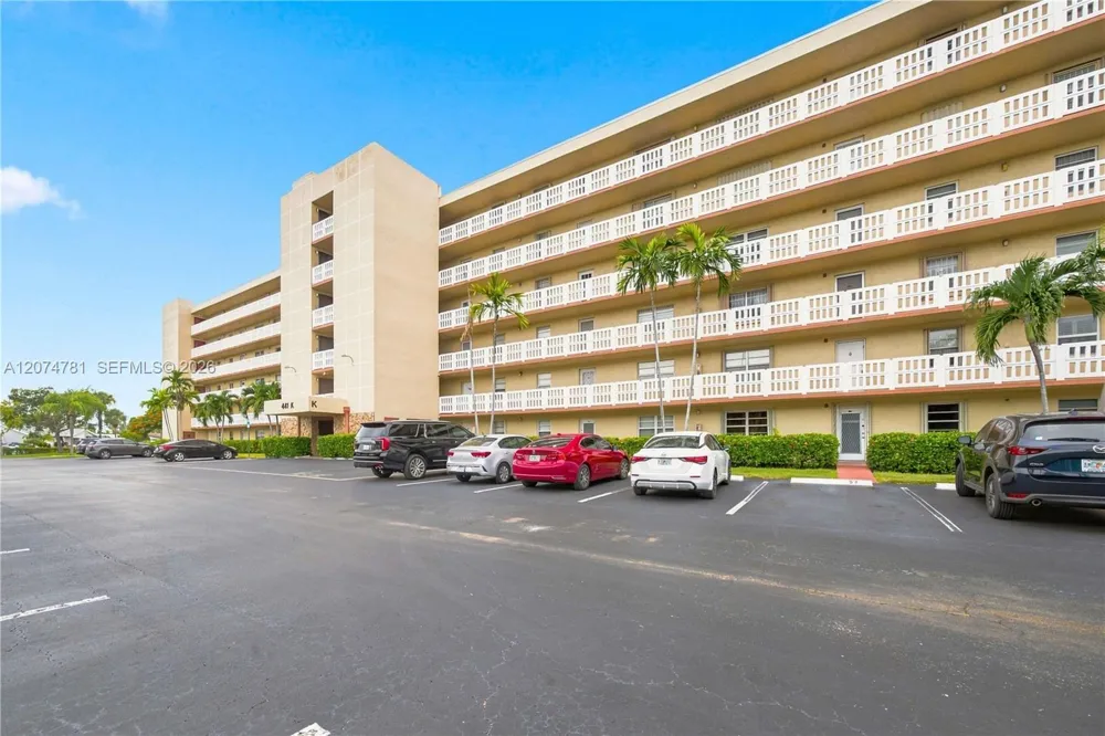 441 SE 3rd St #207 Dania Beach, FL 33004