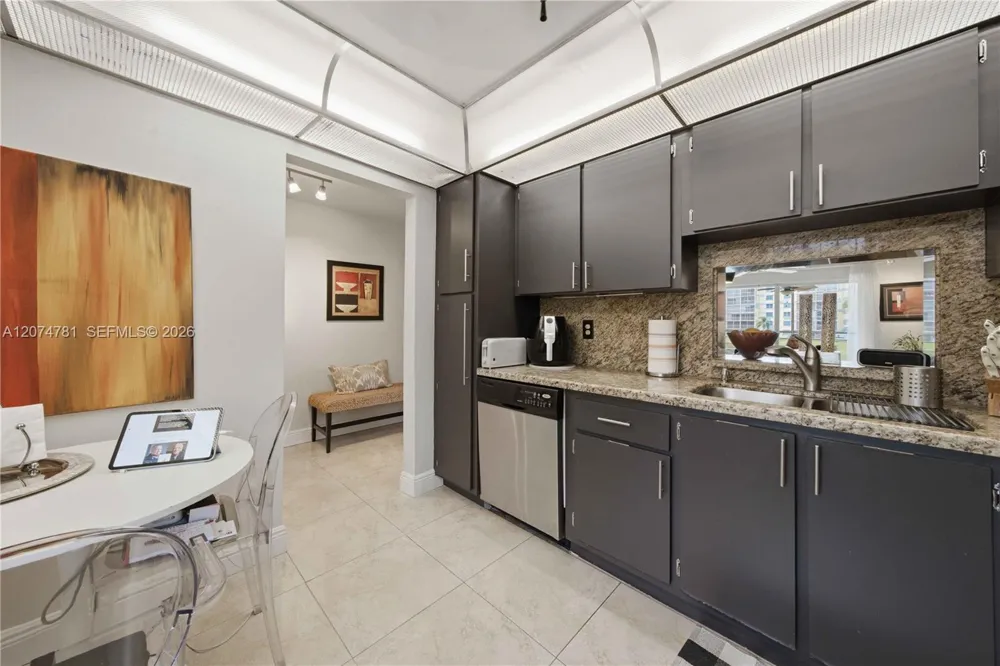 441 SE 3rd St #207 Dania Beach, FL 33004