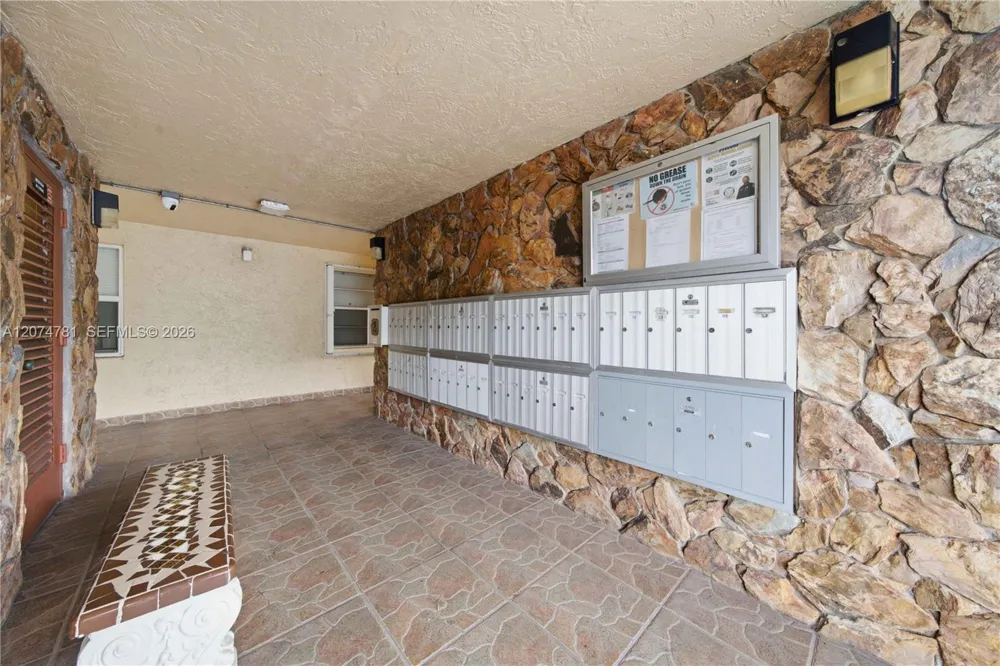 441 SE 3rd St #207 Dania Beach, FL 33004