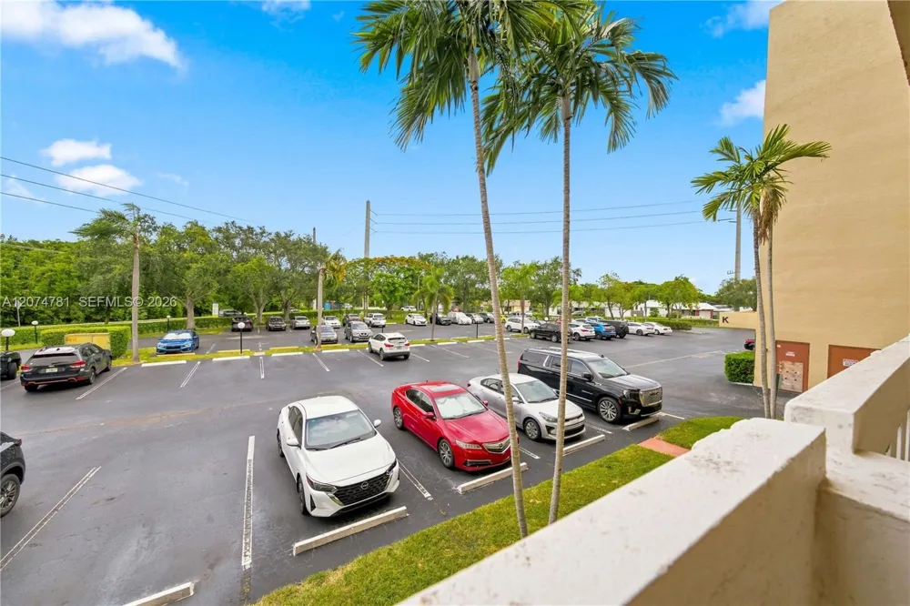 441 SE 3rd St #207 Dania Beach, FL 33004