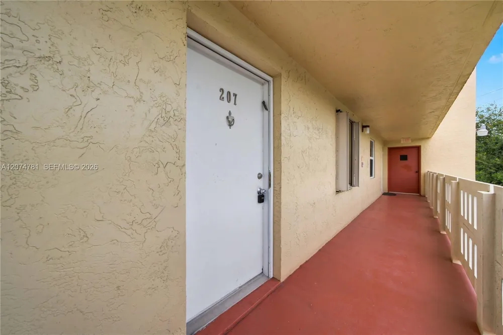 441 SE 3rd St #207 Dania Beach, FL 33004