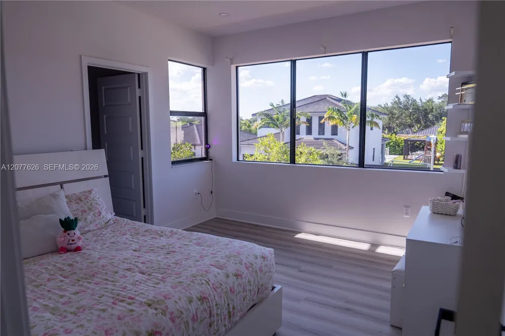 8824 NW 161st Ter Miami Lakes, FL 33018