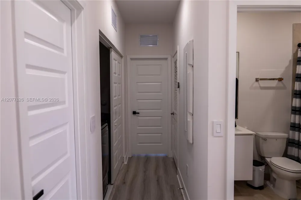8824 NW 161st Ter Miami Lakes, FL 33018