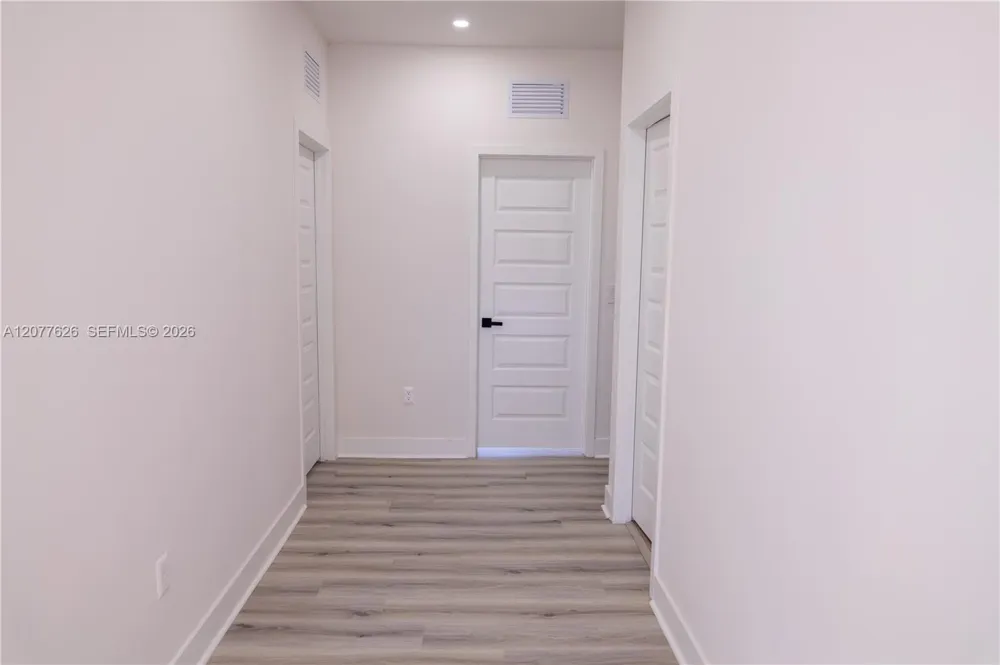 8824 NW 161st Ter Miami Lakes, FL 33018