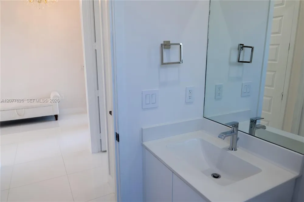 8824 NW 161st Ter Miami Lakes, FL 33018