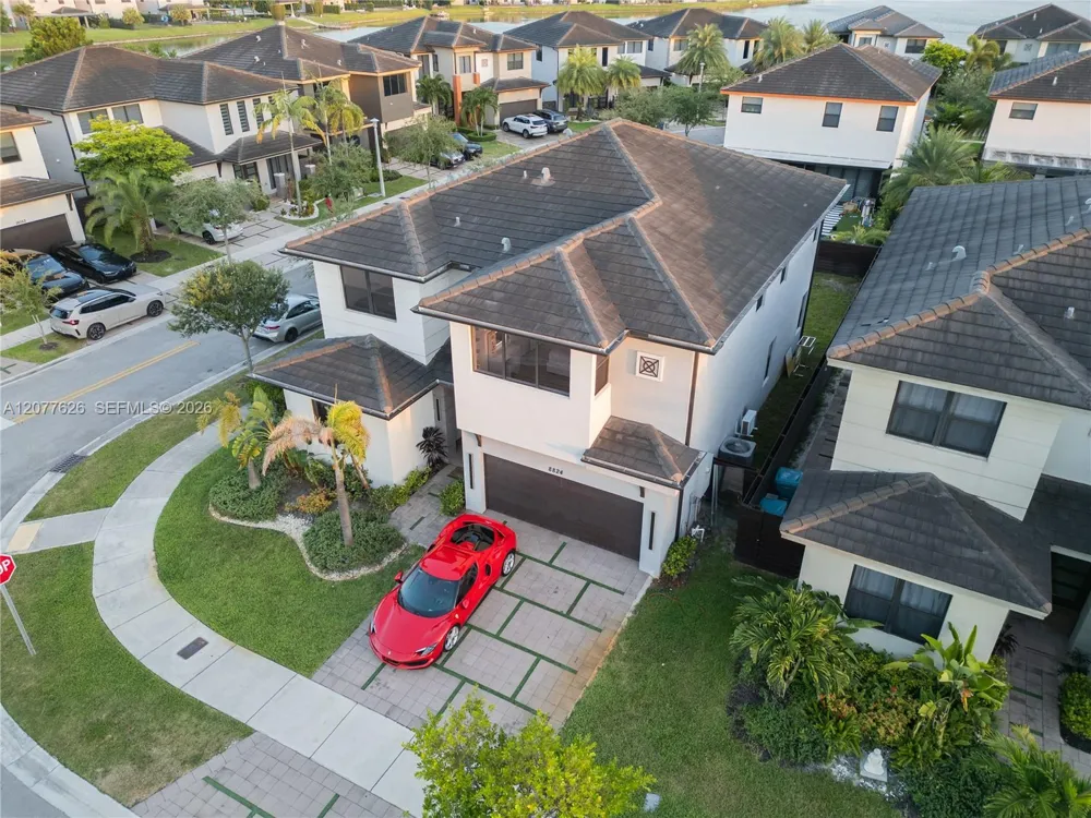 8824 NW 161st Ter Miami Lakes, FL 33018