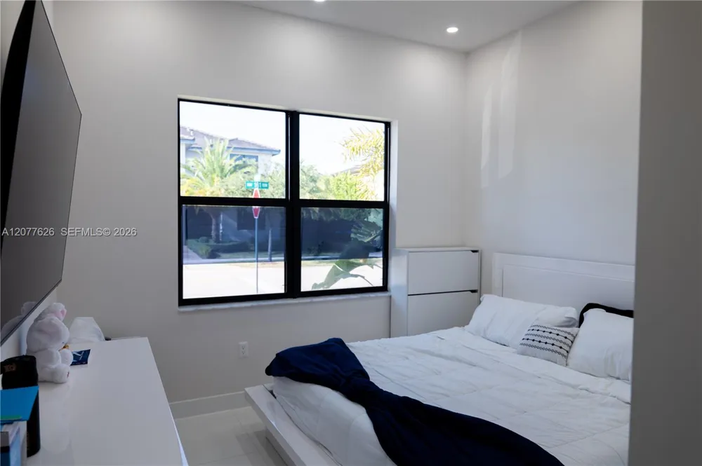 8824 NW 161st Ter Miami Lakes, FL 33018