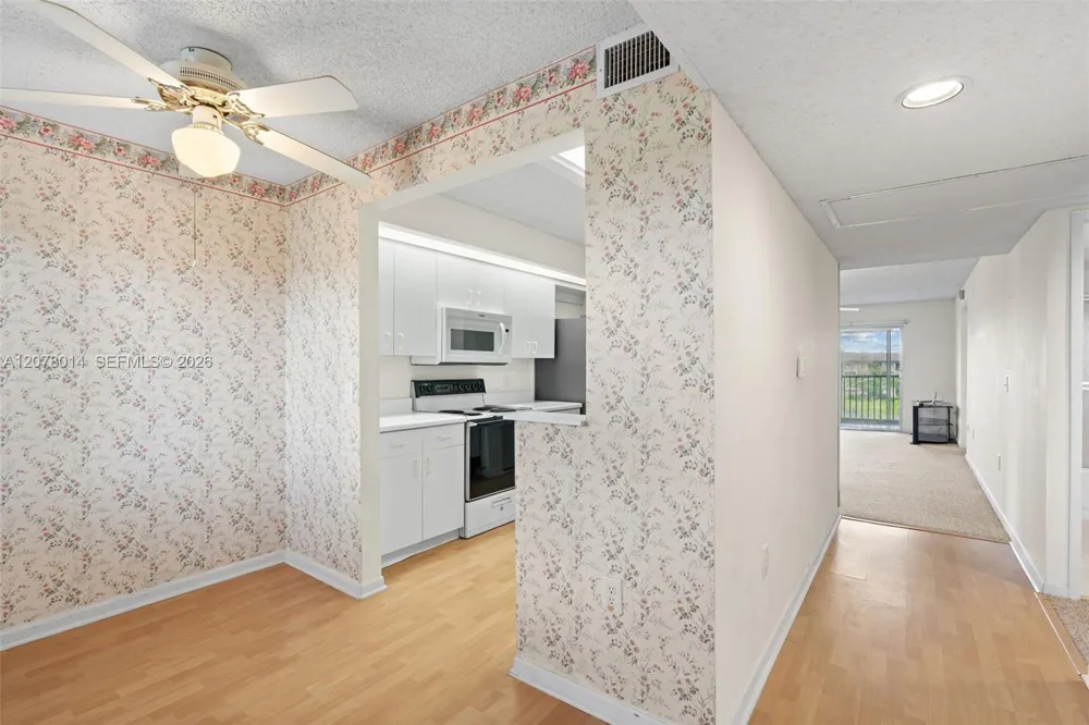 13705 SW 12th St #409B Pembroke Pines, FL 33027