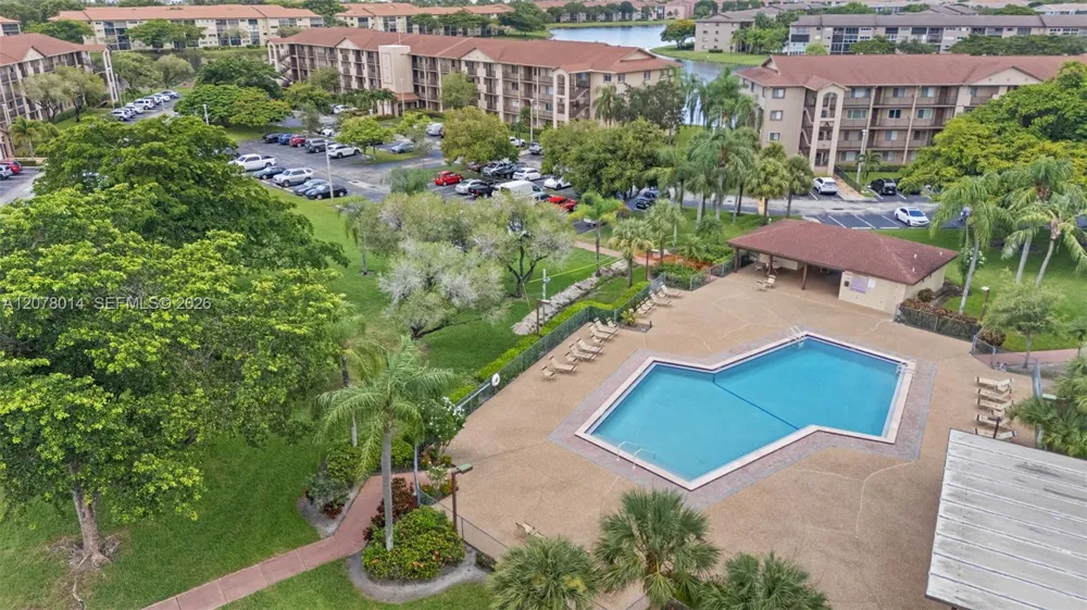 13705 SW 12th St #409B Pembroke Pines, FL 33027