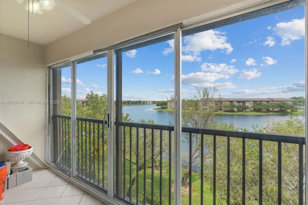 13705 SW 12th St #409B Pembroke Pines, FL 33027