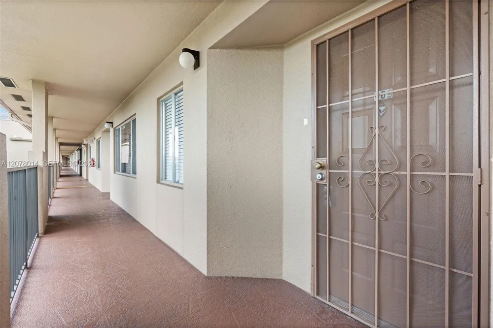13705 SW 12th St #409B Pembroke Pines, FL 33027