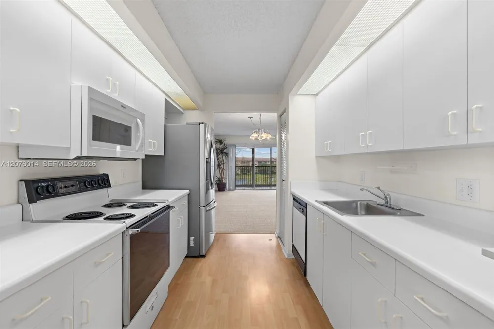 13705 SW 12th St #409B Pembroke Pines, FL 33027