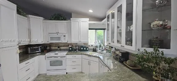 16461 SW 103 terr Miami, FL 33196