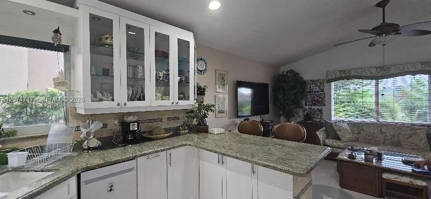16461 SW 103 terr Miami, FL 33196