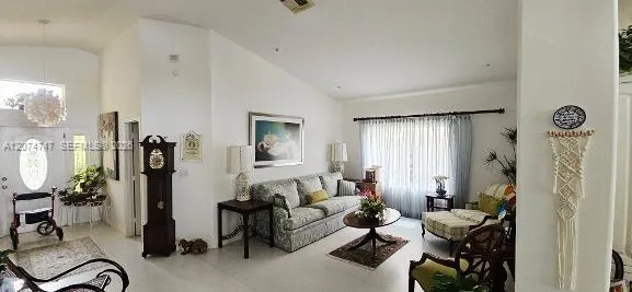 16461 SW 103 terr Miami, FL 33196