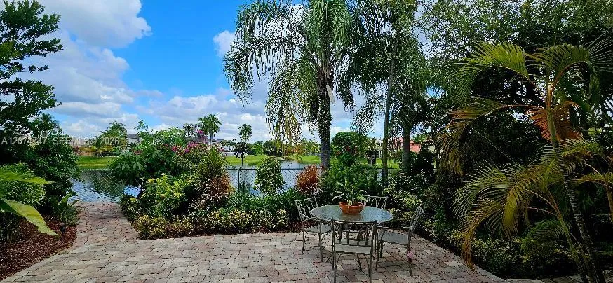 16461 SW 103 terr Miami, FL 33196