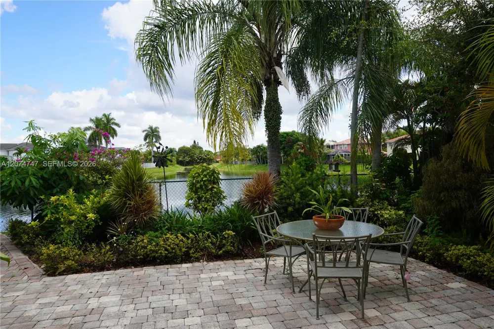 16461 SW 103 terr Miami, FL 33196