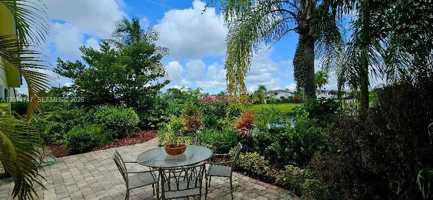 16461 SW 103 terr Miami, FL 33196