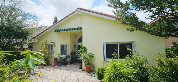 16461 SW 103 terr Miami, FL 33196