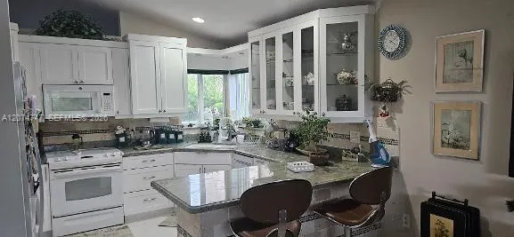 16461 SW 103 terr Miami, FL 33196