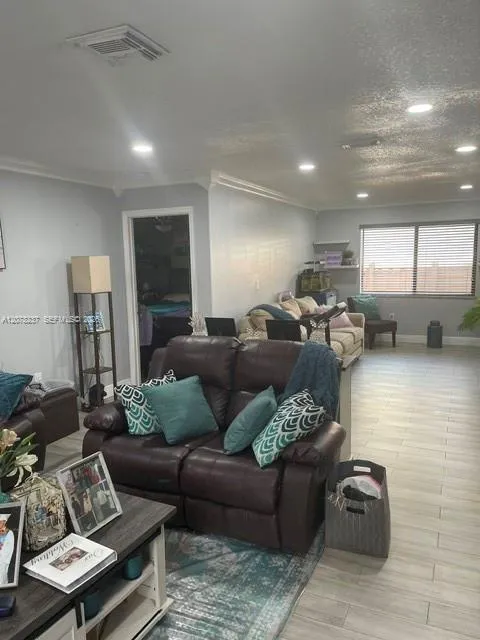 2766 NW 168th Ter Miami Gardens, FL 33056