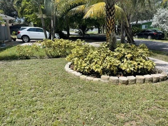 2766 NW 168th Ter Miami Gardens, FL 33056
