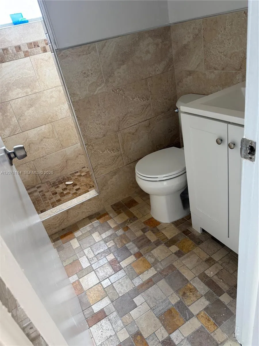 166 W 8th St #1 Hialeah, FL 33010