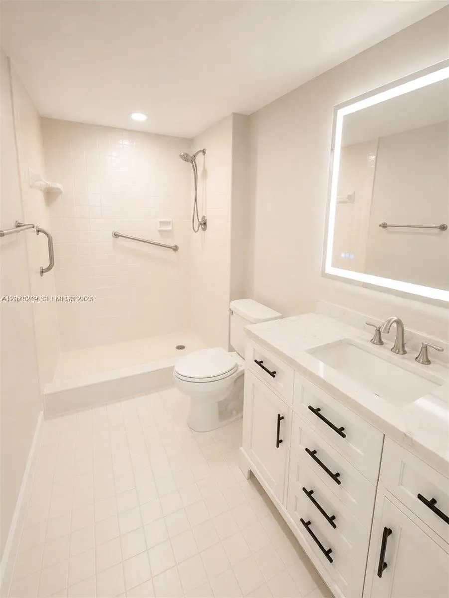600 Three Islands Blvd #1707 Hallandale Beach, FL 33009