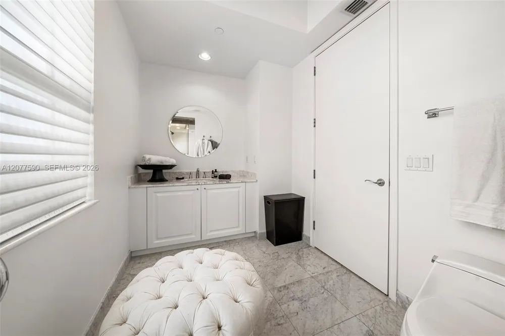5801 Collins Ave #PH1600 Miami Beach, FL 33140
