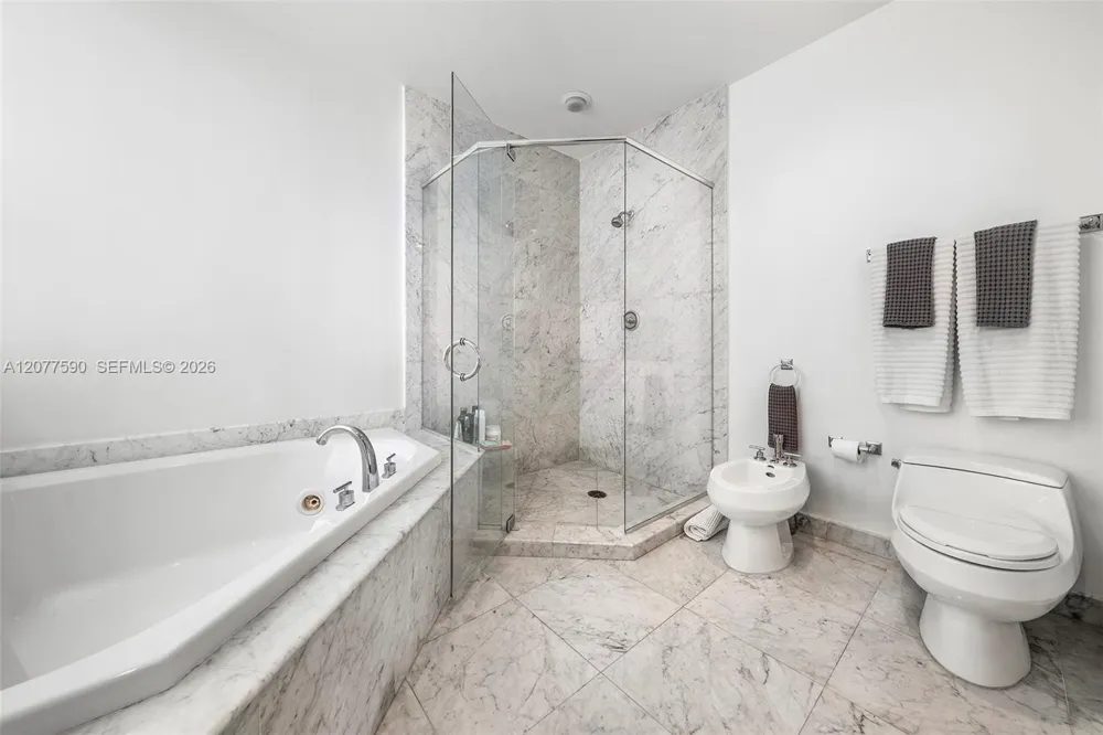 5801 Collins Ave #PH1600 Miami Beach, FL 33140