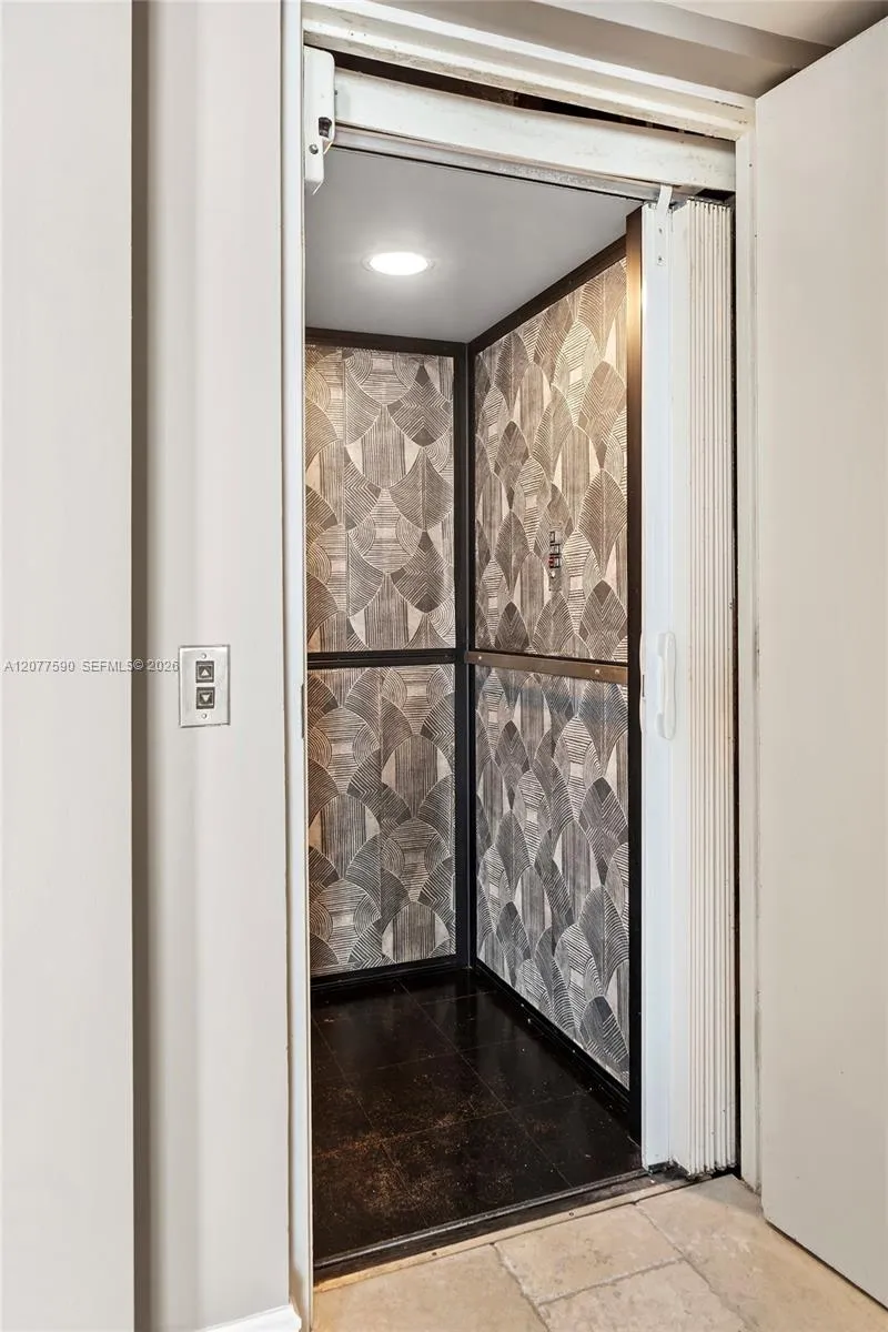 5801 Collins Ave #PH1600 Miami Beach, FL 33140