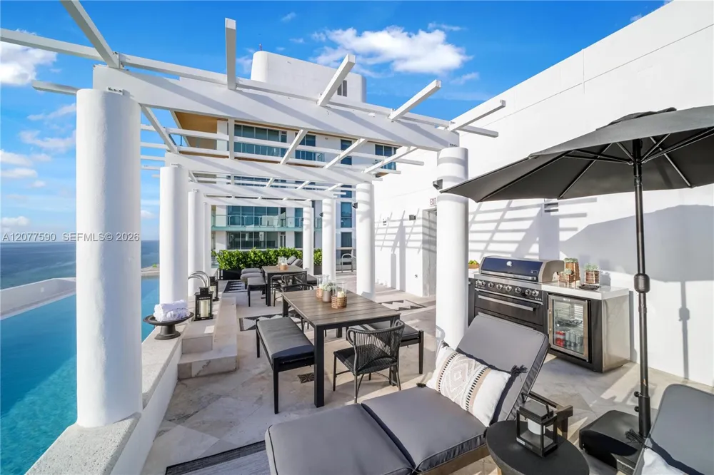 5801 Collins Ave #PH1600 Miami Beach, FL 33140