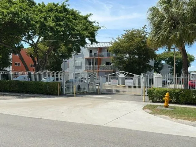 11301 SW 200th St #104-A Miami, FL 33157
