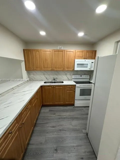 11301 SW 200th St #104-A Miami, FL 33157