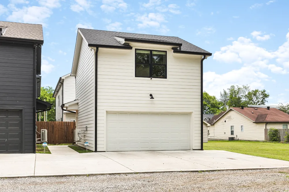 906A Lischey Ave Nashville, TN 37207
