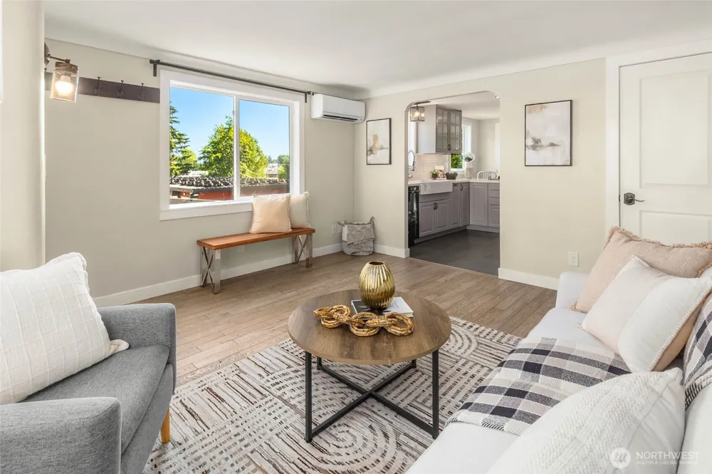 10025 Ashworth Avenue Seattle, WA 98133