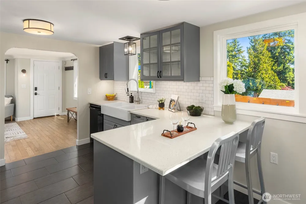 10025 Ashworth Avenue Seattle, WA 98133