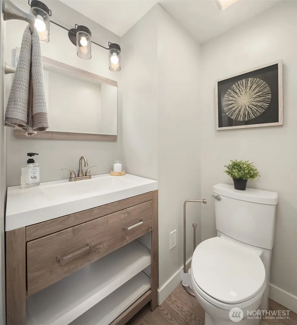 10025 Ashworth Avenue Seattle, WA 98133
