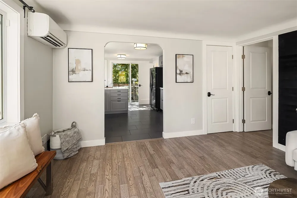 10025 Ashworth Avenue Seattle, WA 98133