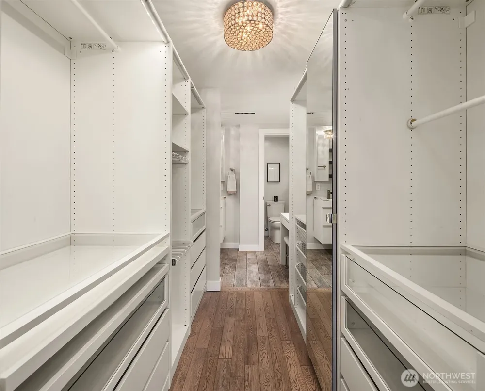 10025 Ashworth Avenue Seattle, WA 98133