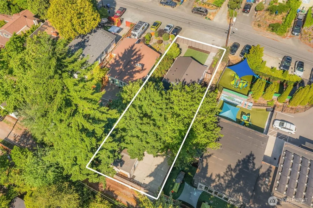 10025 Ashworth Avenue Seattle, WA 98133