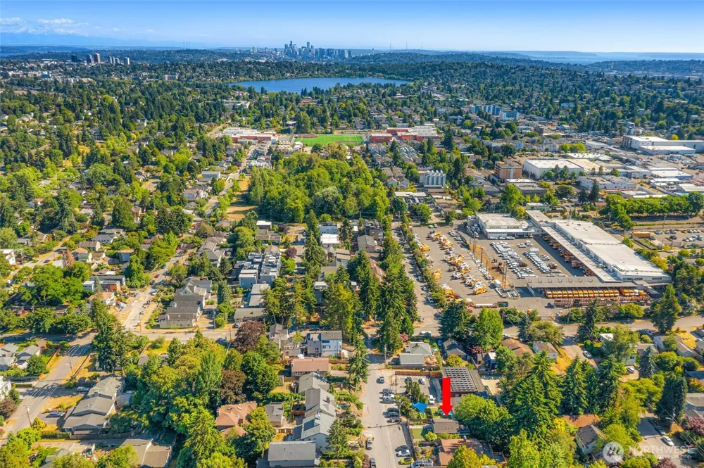 10025 Ashworth Avenue Seattle, WA 98133