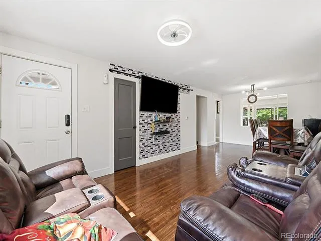 556 Elmira Street Aurora, CO 80010