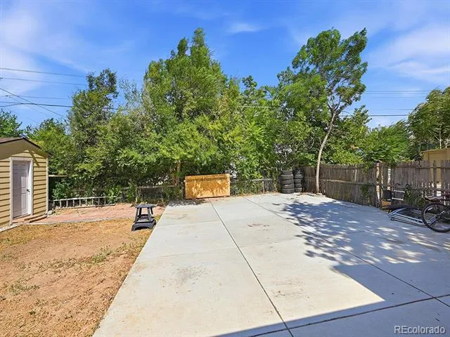 556 Elmira Street Aurora, CO 80010