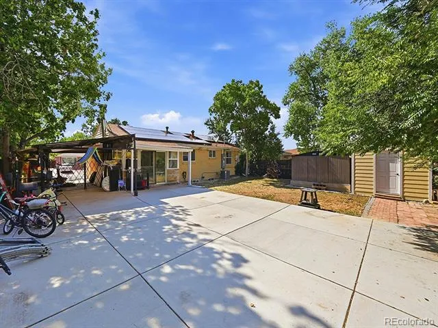 556 Elmira Street Aurora, CO 80010